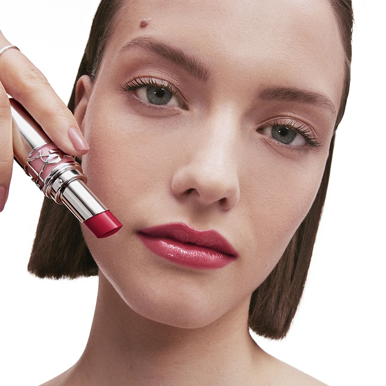 YSL ラブシャイン リップスティック 211 ARDENT CARMINE