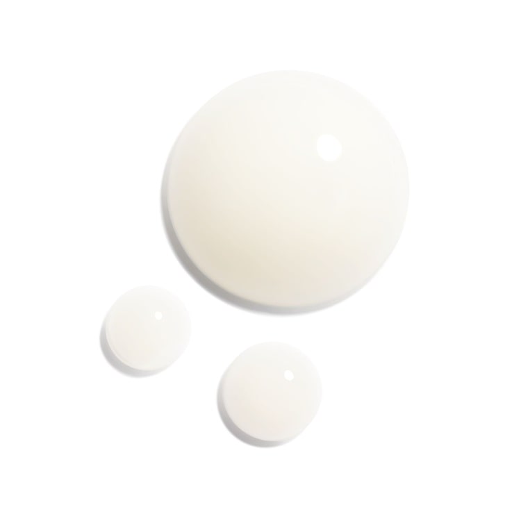 アイセラム N°1 ドゥ シャネル(限定ラッピング付き)