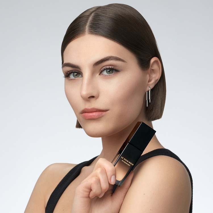 ソワン ノワール セラム ファンデーション No.30