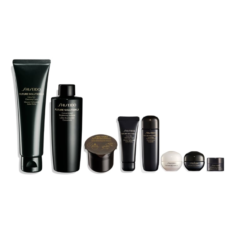 フューチャーソリューション LX ホリデーキット（エクストラ リッチ クレンジングフォーム＆コンセントレイティッド ブライトニングソフナー（レフィル）＆ トータル Rクリーム（レフィル））