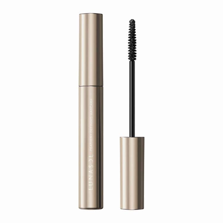 フェザリーディファイニングマスカラ