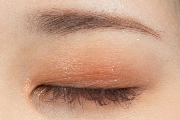 グラデーションが決め手のアイメイク