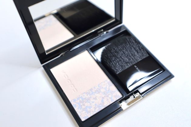 〈スック〉リタッチ プレスト パウダー(01) 税込7,150円