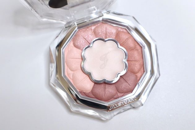 〈ジルスチュアート〉ブルームクチュール アイズ(19) 税込6,380円