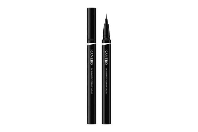 〈カネボウ〉デザイニングアイブロウリクイド(0.4g) 税込3,300円