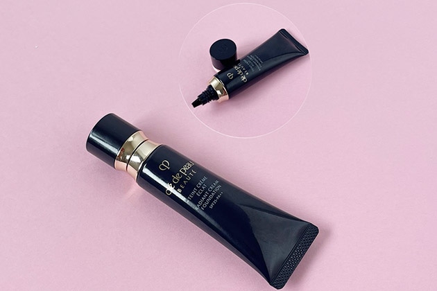 〈クレ・ド・ポー ボーテ〉タンクレームエクラｎ SPF25・PA++(25g)(全8色) 各税込14,300円