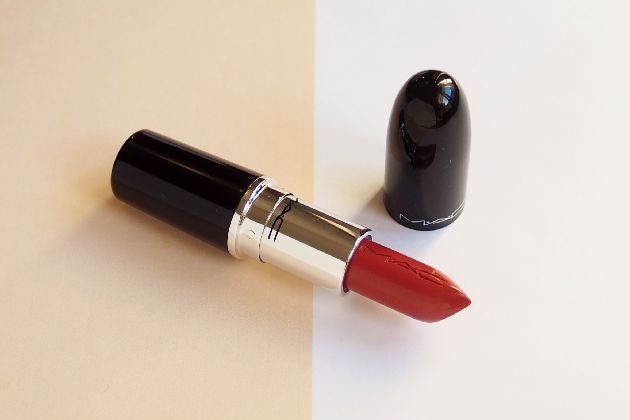 〈M･A･C〉ラスターガラス リップスティック(ビジネス カジュアル) 税込4,400円