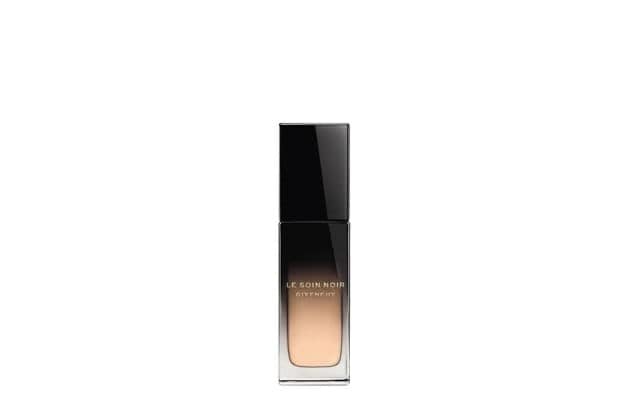〈ジバンシイ〉ソワン ノワール セラム ファンデーション(30mL) 税込17,930円