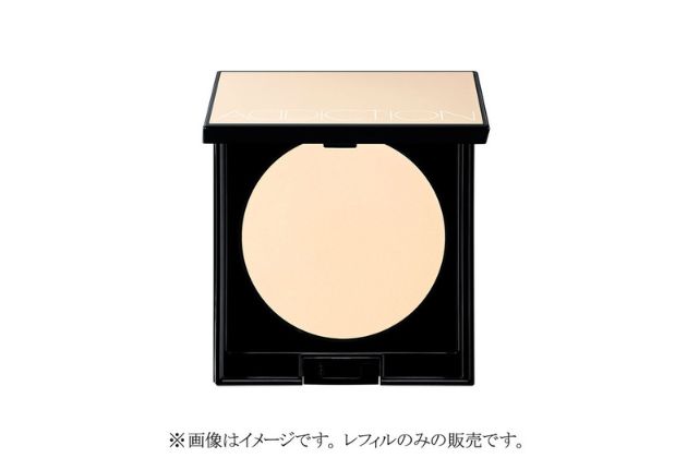 〈アディクション〉シアー プレストパウダー(レフィル) 税込4,400円、同 ケース 税込1,100円
