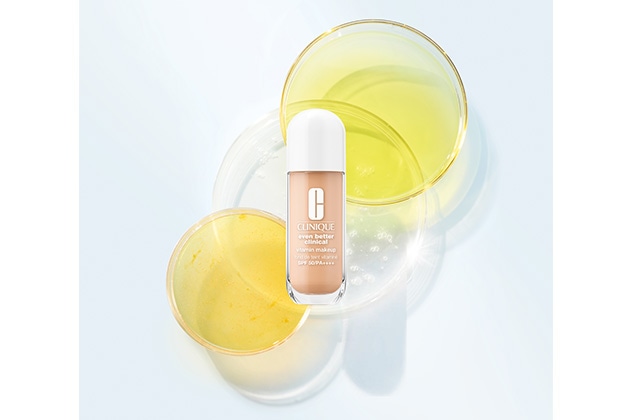 〈クリニーク〉イーブン ベター メイクアップ V ファンデーション 50 SPF50・PA++++(30mL)(全7色) 各税込7,040円