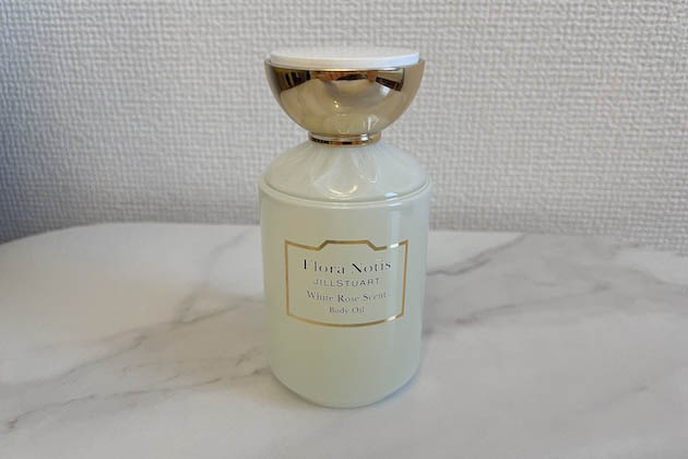 〈フローラノーティス ジルスチュアート〉ホワイトローズ ボディオイル(100mL) 税込6,600円