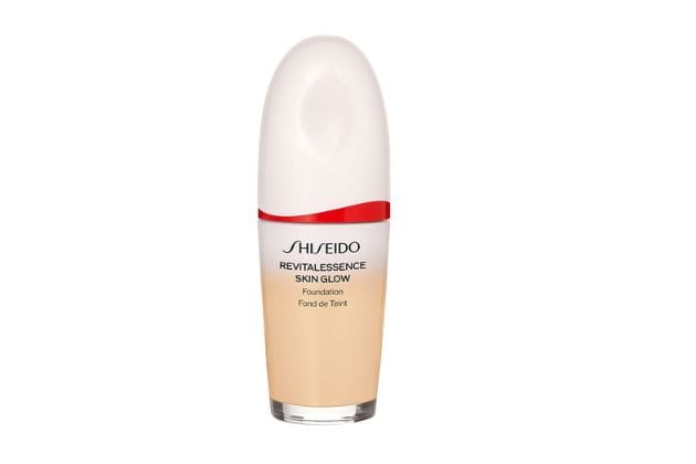 〈SHISEIDO〉エッセンス スキングロウ ファンデーション(130) 税込7,590円