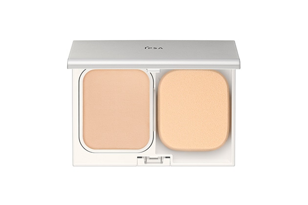 〈イプサ〉パウダー ファウンデイションe SPF25・PA++(レフィル) 税込4,730円、同 ケース(スポンジ付き) 税込1,870円