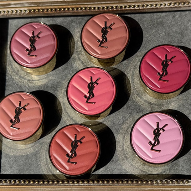 〈イヴ・サンローラン〉の主役級チーク「YSL メイクミーブラッシュ パウダー」パーソナルカラー別おすすめカラー全色スウォッチ&レビュー！ #MAQUIA