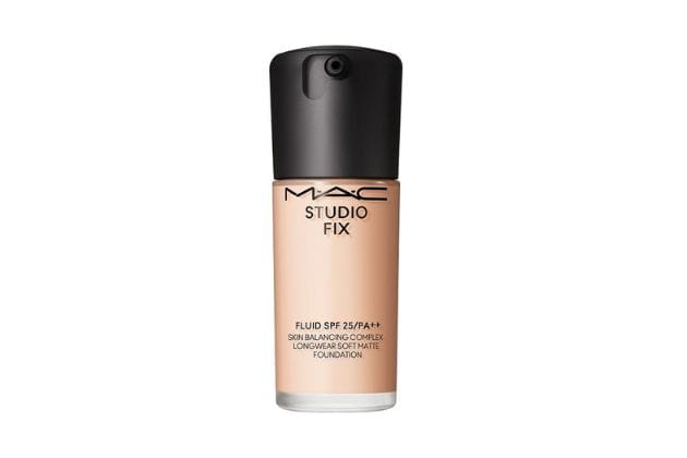 〈M・A・C〉スタジオ フィックス フルイッド SPF25(30mL) 税込7,260円