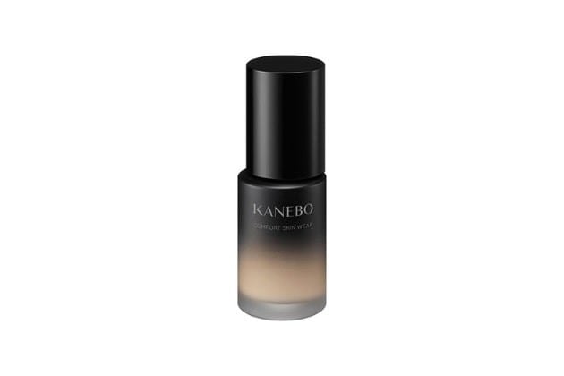 〈カネボウ〉コンフォートスキン ウェア SPF25・PA+++(※)(30mL) 税込6,930円 ※SPF20・PA++(ソフトアイボリーAA、オークルE)、SPF26・PA++(オークルA、オークルD)