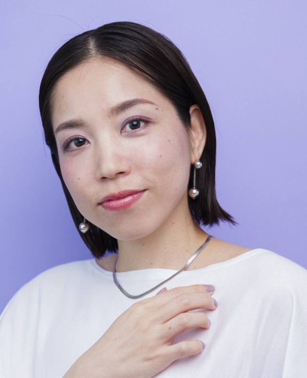 パープル・ラベンダー感を主張するなら!アイシャドウやリップで