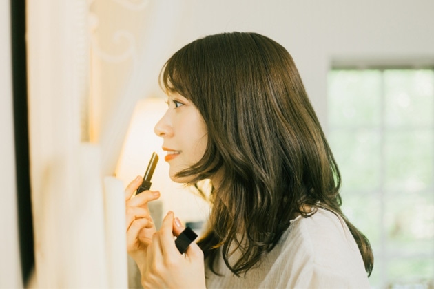 「飲み会リップ」とは?落ちにくくする技もチェック!