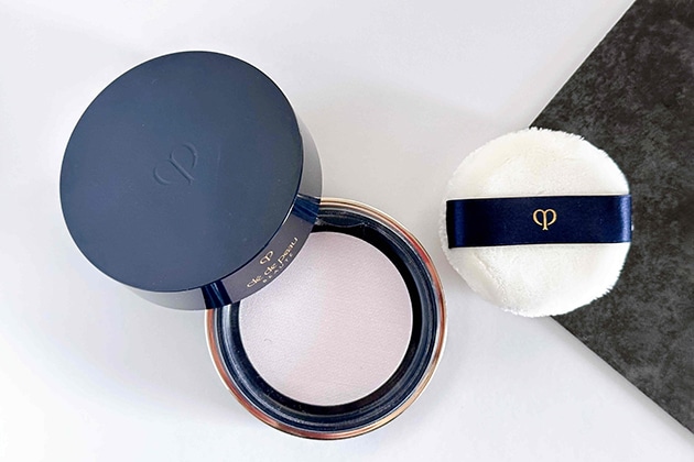 〈クレ・ド・ポー ボーテ〉プードルトランスパラントｎ Ｍ(ケース・パフ付き)(24g)(1) 税込13,200円