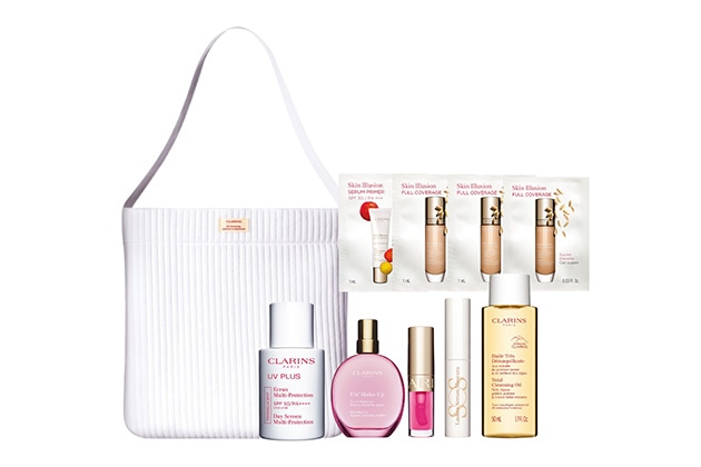 〈クラランス〉ハッピーバッグ 2026 メイクアップ&ケアキット 税込8,250円