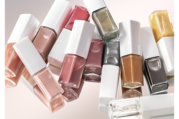 〈アディクション〉ザ リップグロス(全11色) 各税込4,070円、同 ティント(全1色) 税込4,070円