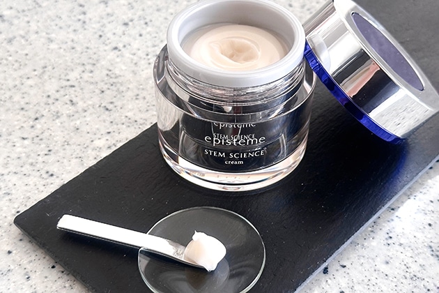 〈エピステーム〉複合保湿成分をシリーズ最高濃度で配合