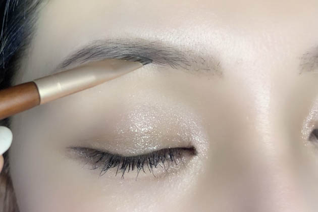 ノイズレス眉の描き方ステップ