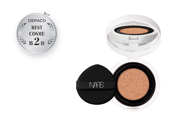 〈NARS〉ライトリフレクティング セラムクッションファンデーション SPF42・PA++(レフィル)(専用スポンジ付き)(03790) 税込5,940円、同 ケース 税込2,640円