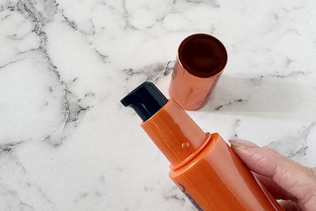 肌をやわらげ、ハリを与える美容液〈ポーラ〉