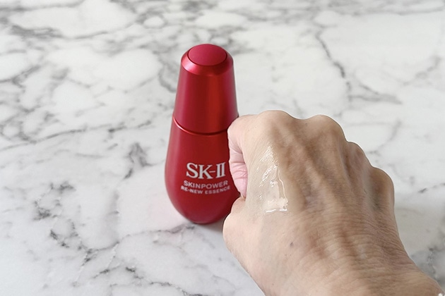 スキンケアのスタートはこの一滴から！うるおいを届ける導入美容液〈SK-II〉