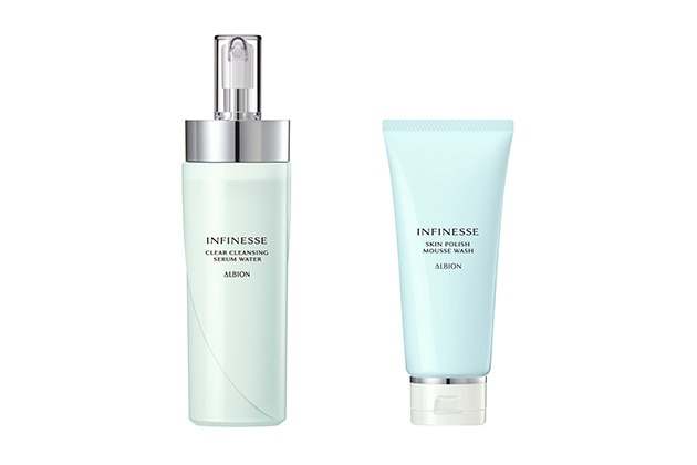 〈アルビオン〉左から：アンフィネス クリア クレンジング セラムウォーター(200mL) 税込4,950円、同 スキンポリッシュ ムースウォッシュ(120g) 税込4,180円