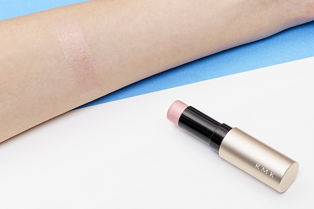 〈RMK〉ラディアントカラースティック(02) 税込3,630円