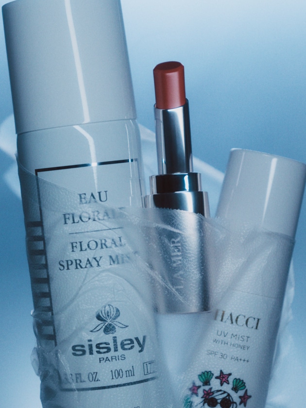 写真左から：〈シスレー〉オーフローラル(100mL) 税込14,850円、〈ラ・メール〉ザ･リップ トリートメント(ローズ) 税込9,350円、〈ハッチ〉ＵＶミスト D SPF30・PA+++(40mL) 税込4,950円 ※数量限定発売