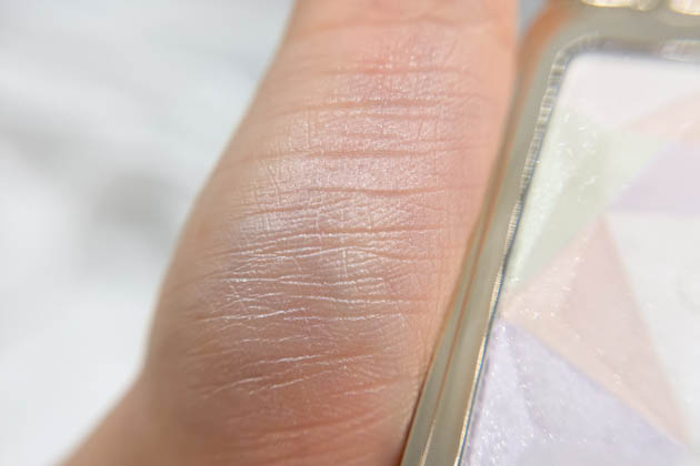 〈クレ・ド・ポー ボーテ〉「ル・レオスールデクラ 17 Celestial Sparks」