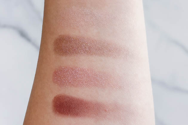 アイシャドウ：透明感と深みを両立するセピアピンク