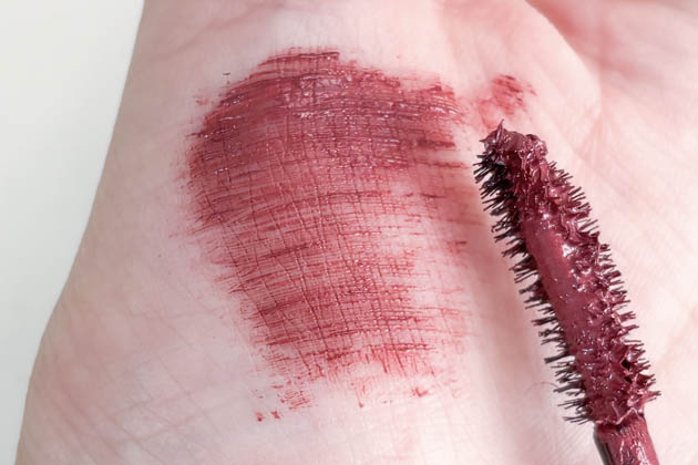 チーク&まつげ：ふんわり血色と、やさしく引き立てるまなざしを