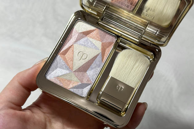 FACE〈クレ・ド・ポー ボーテ〉「ル・レオスールデクラ 201」