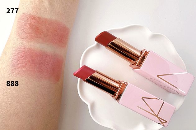 〈NARS〉キャンディーのように甘いカラーのリップバーム