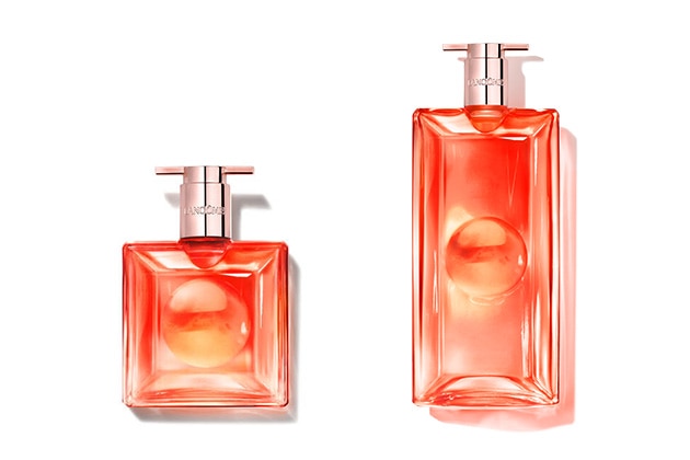 〈ランコム〉左から：イドル ピーチ＆ローズ オー ドゥ パルファン フルテ(25mL) 税込11,000円、同(50mL) 税込18,700円