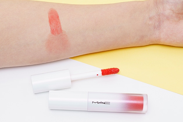 〈M・A・C〉ストロボ ビーム リキッド ブラッシュ(アプリコット ジェリー) 税込4,840円