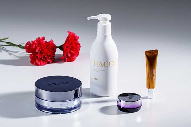 左から：〈アクシージア〉、〈ハッチ〉、〈コスメデコルテ〉、〈エピステーム〉