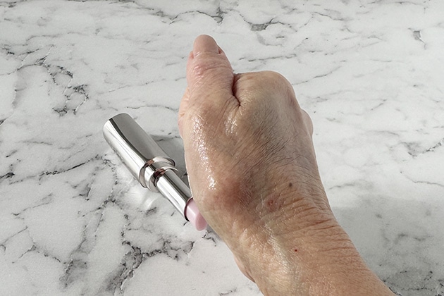 とろけるテクスチャーで唇をケア。スキンケア発想のリップトリートメント〈ラ・メール〉