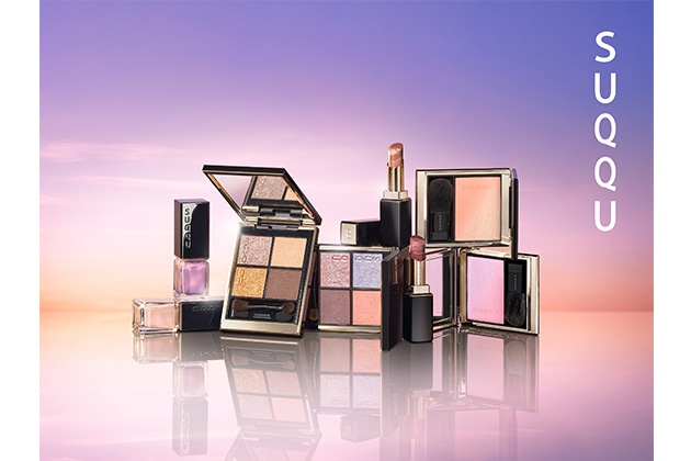 〈スック〉シグニチャー カラー アイズ(限定2種) 各税込8,250円、ブラーリング カラー ブラッシュ(限定2色) 各税込6,600円、モイスチャー グレイズ リップスティック(限定2色) 各税込6,050円／セット価格、ネイル カラー ポリッシュ(限定2色) 各税込2,750円