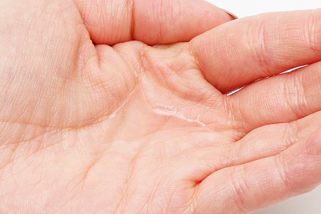 注目ブランドのこだわりが詰め込まれた、大人のための美容液〈エピステーム〉