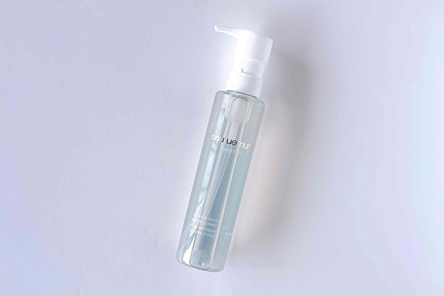 〈シュウ ウエムラ〉ブライト クレンジング オイル(150mL) 税込5,720円