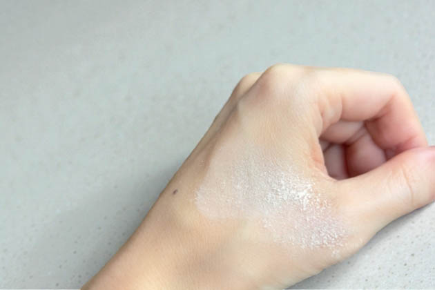 初夏の鉄壁肌をつくる、パウダーののせ方｜SHISEIDO