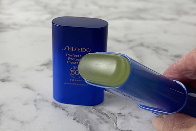 紫外線対策をスマートに。“塗り直し習慣”を変える透明スティック〈SHISEIDO〉