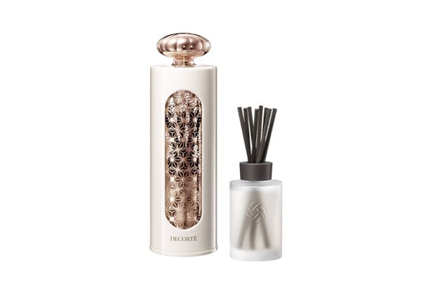 〈コスメデコルテ〉フレグランスディフューザー ローズ＆ミュゲ(レフィル)(100mL) 税込5,500円、同 ホルダー 税込16,500円