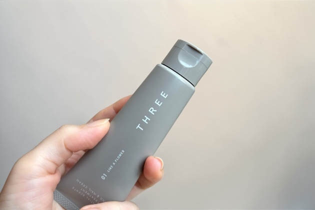 〈THREE〉THREE エッセンシャルセンツ トリートメント ハンド＆ネイル クリーム(01) 税込3,740円