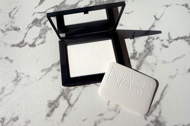 〈NARS〉ライトリフレクティングセッティングパウダー プレスト Ｎ(5894) 税込6,490円